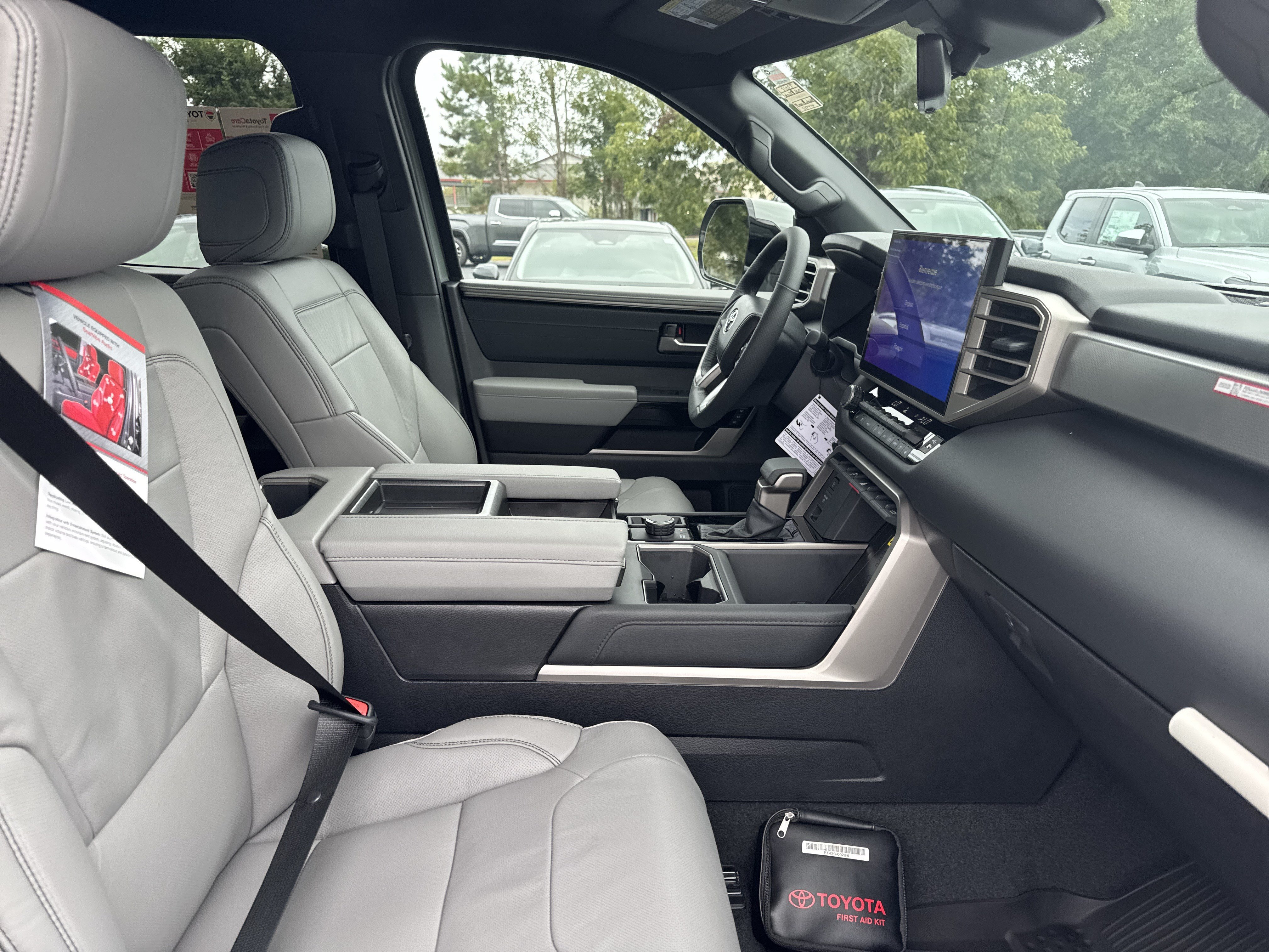 New 2026 Toyota Tundra Limited AWD/4WD image 32