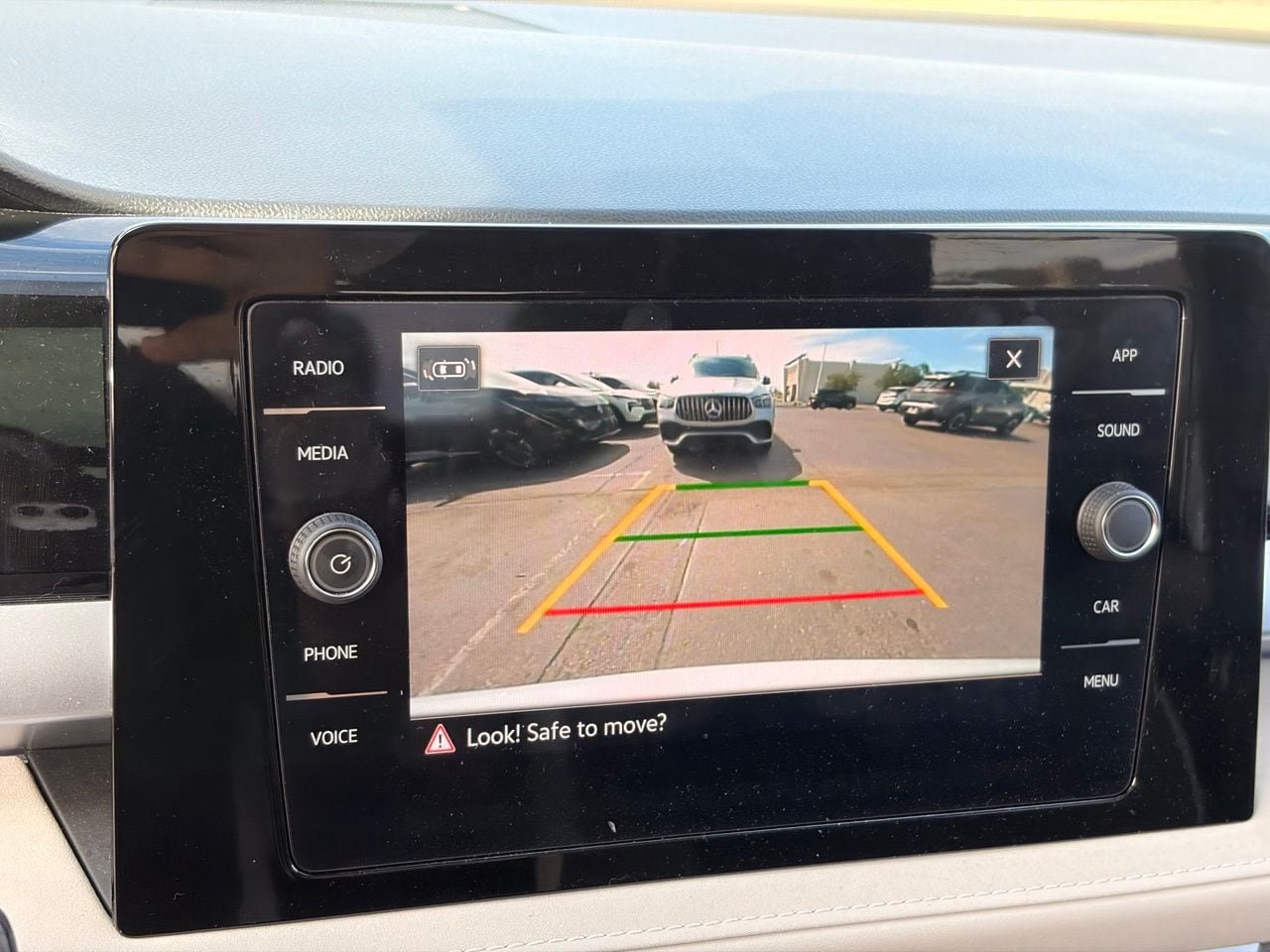Used 2025 Volkswagen Taos SE FWD image 21