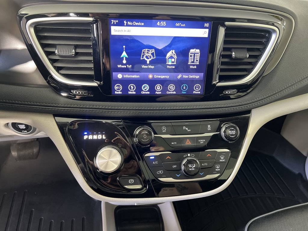 Used 2019 Chrysler Pacifica Limited FWD image 15