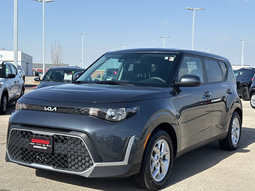 Used 2024 Kia Soul LX w/ LX Technology Package image 2