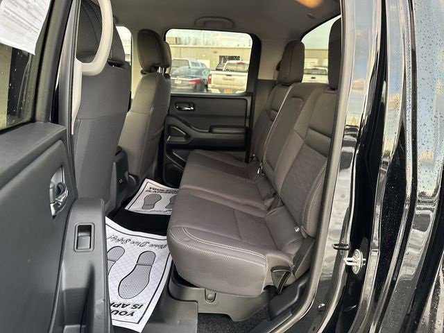 Used 2024 Nissan Frontier SV image 24