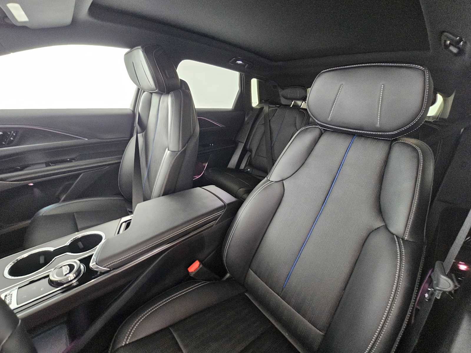 New 2026 Cadillac Lyriq Luxury w/ LPO, Floor Liner Package image 21