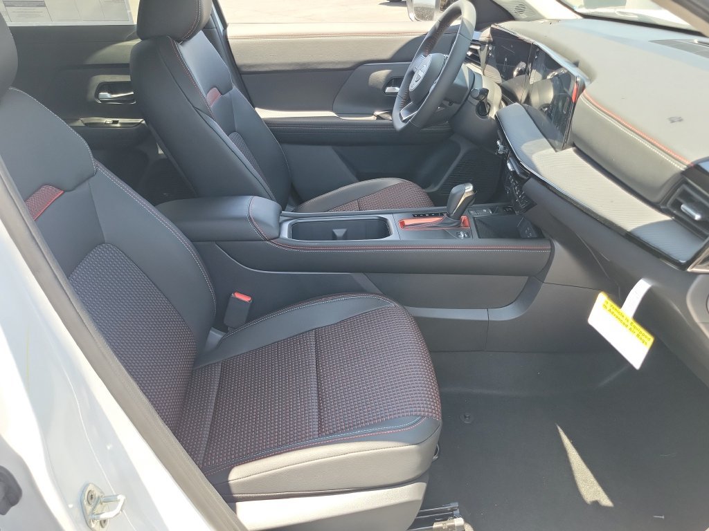 New 2026 Nissan Kicks SR FWD image 11