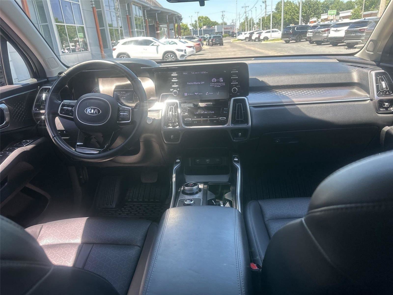 Used 2021 Kia Sorento S FWD image 12