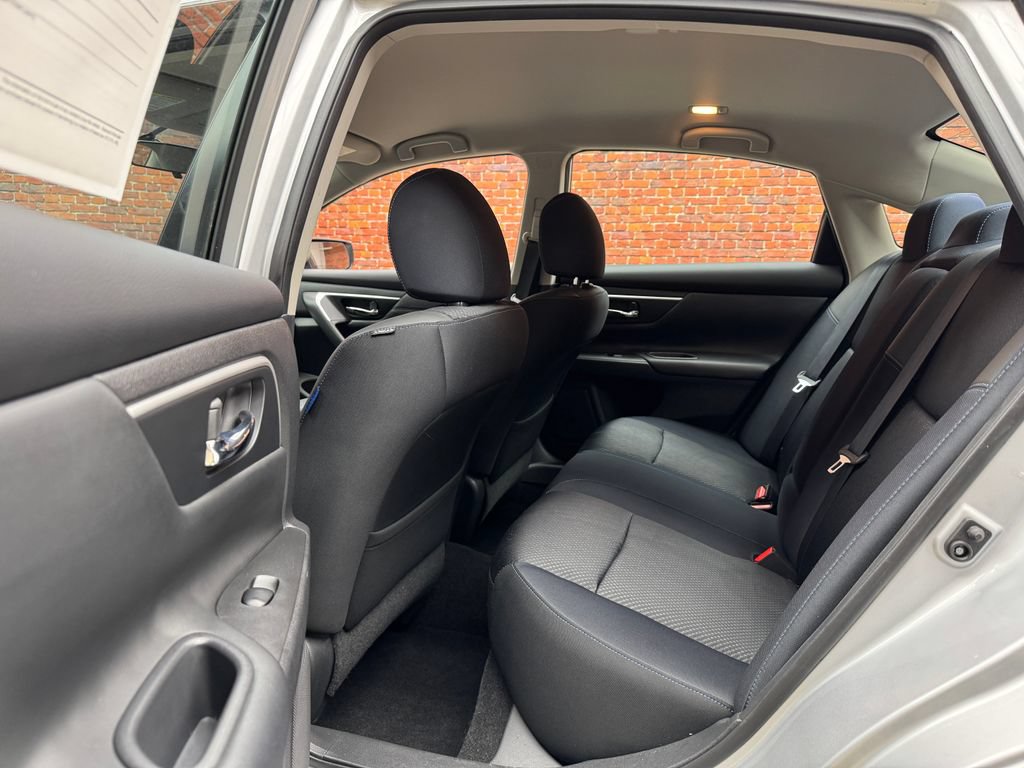 Used 2016 Nissan Altima 2.5 SR FWD image 24