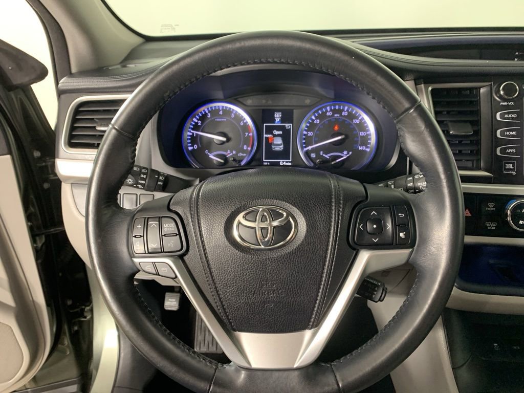 Used 2015 Toyota Highlander Limited image 24