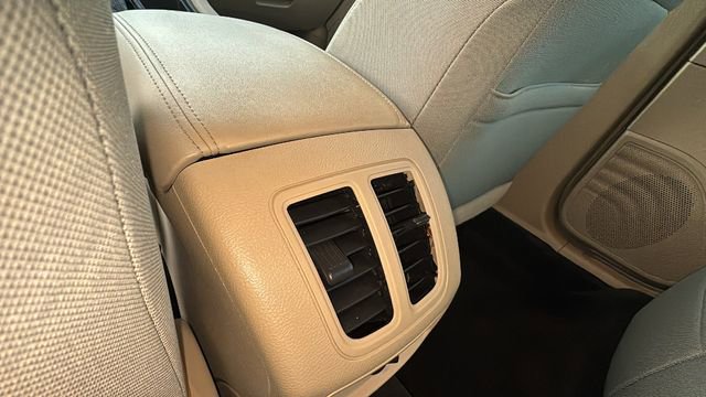 Used 2018 Ford Taurus SE image 20