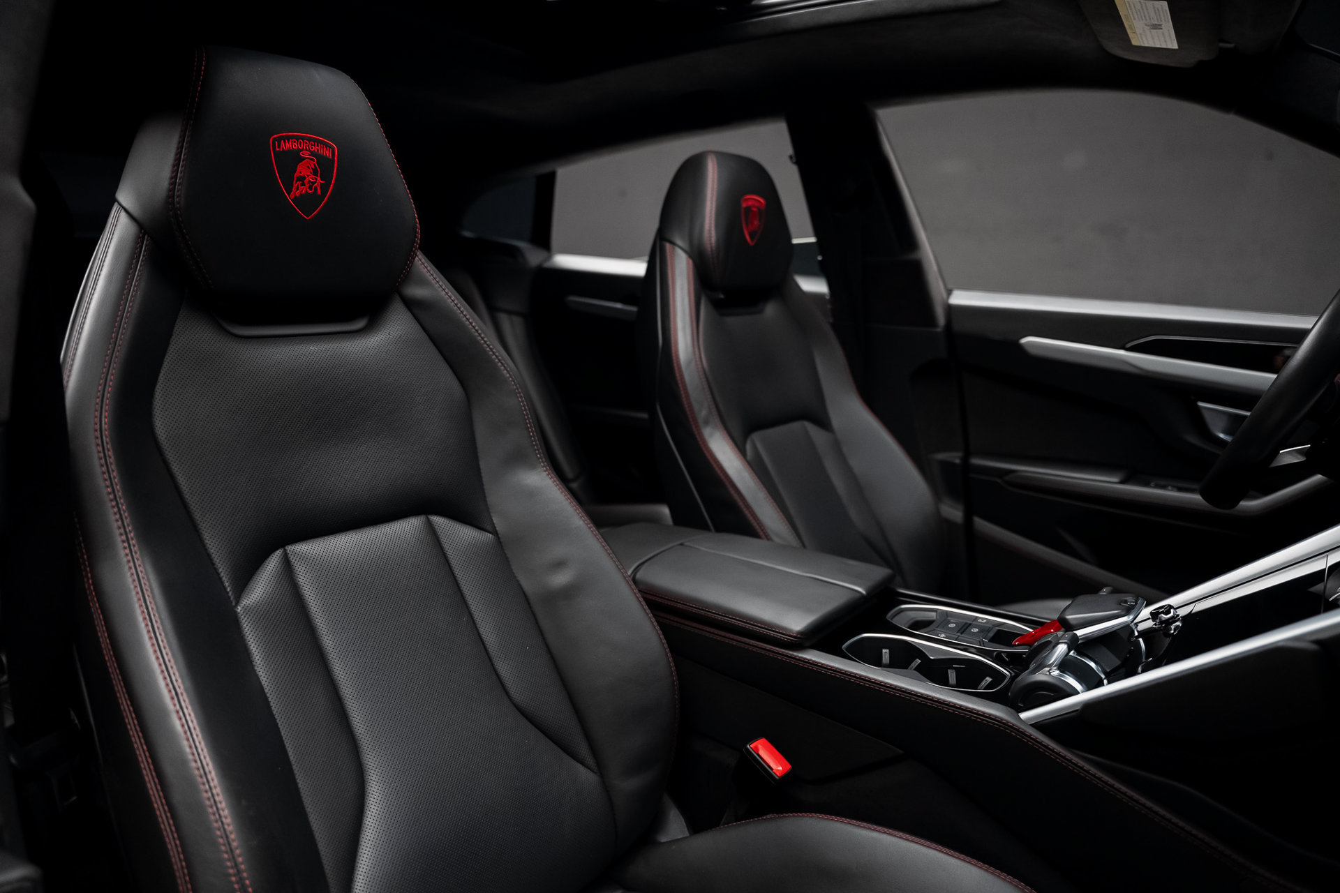 Used 2019 Lamborghini Urus AWD/4WD image 62