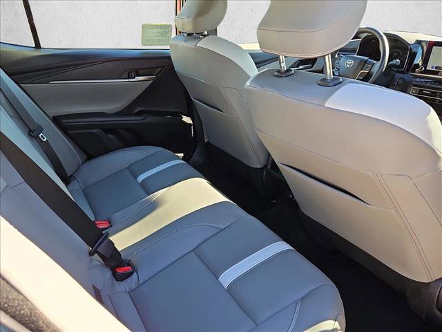 Used 2025 Toyota Camry SE image 17
