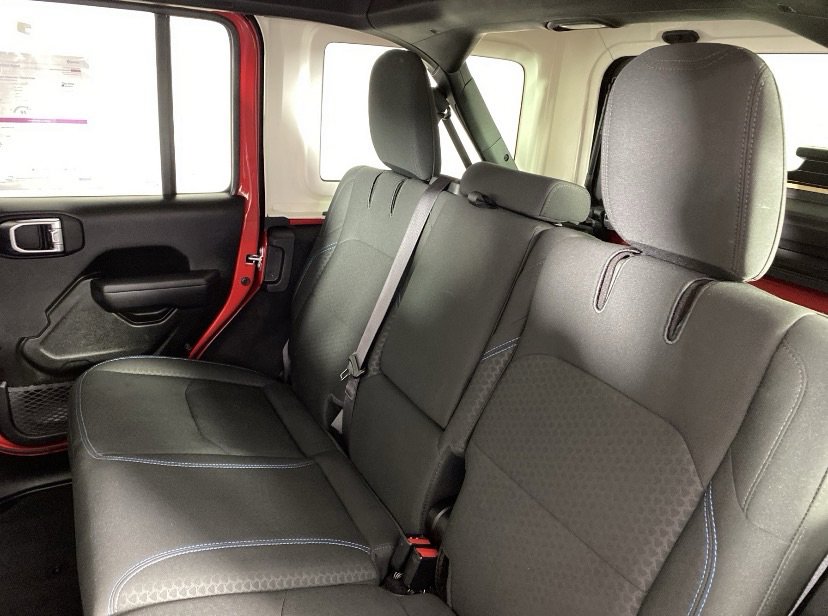 Used 2025 Jeep Wrangler Unlimited Rubicon 4xe w/ Safety Group AWD/4WD image 32