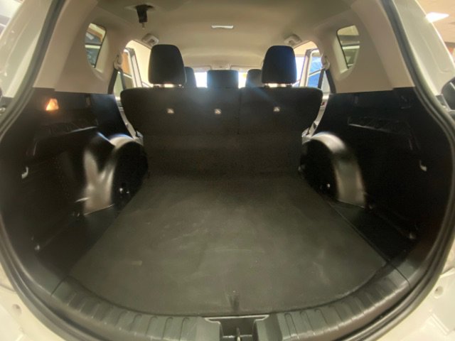 Used 2017 Toyota RAV4 LE image 15