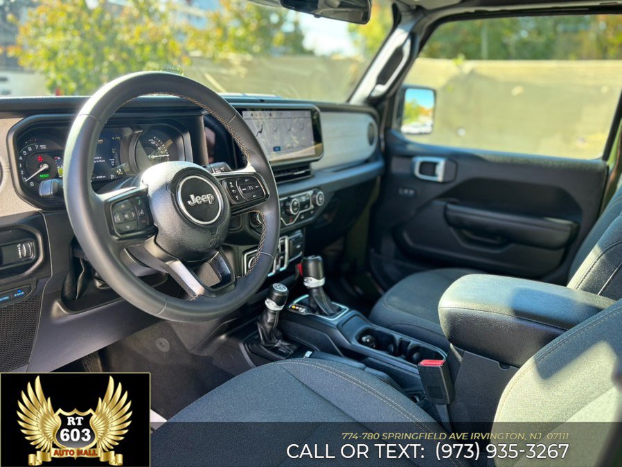 Used 2024 Jeep Wrangler Unlimited AWD/4WD image 16