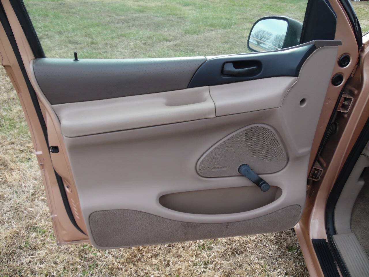 Used 1995 Ford Windstar LX FWD image 32