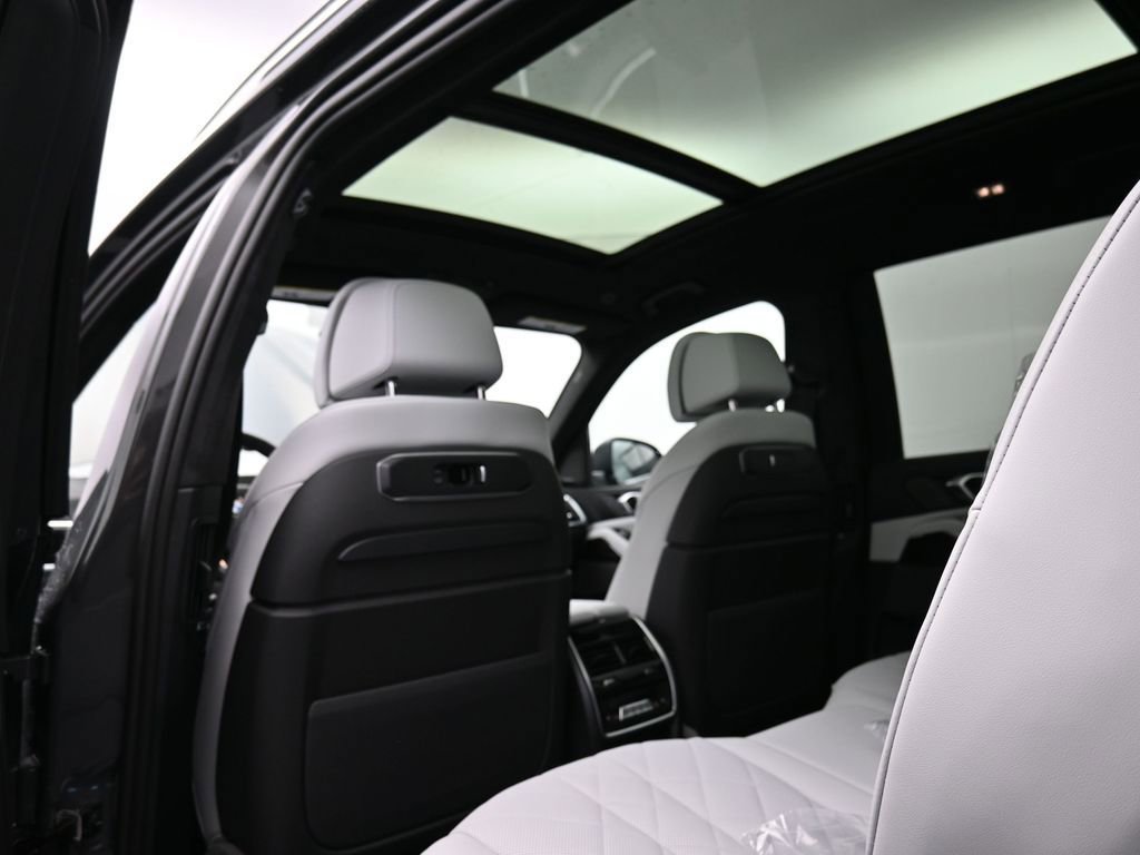 New 2026 BMW X7 xDrive40i image 24