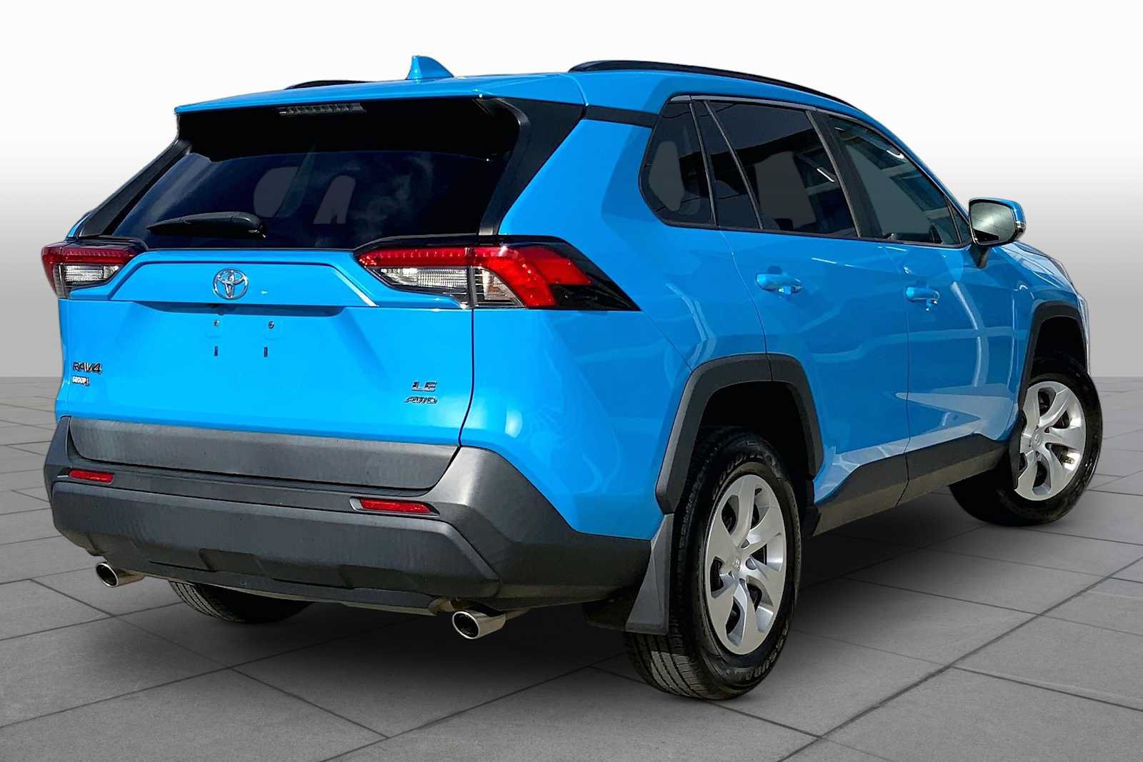 Used 2020 Toyota RAV4 LE AWD/4WD image 13