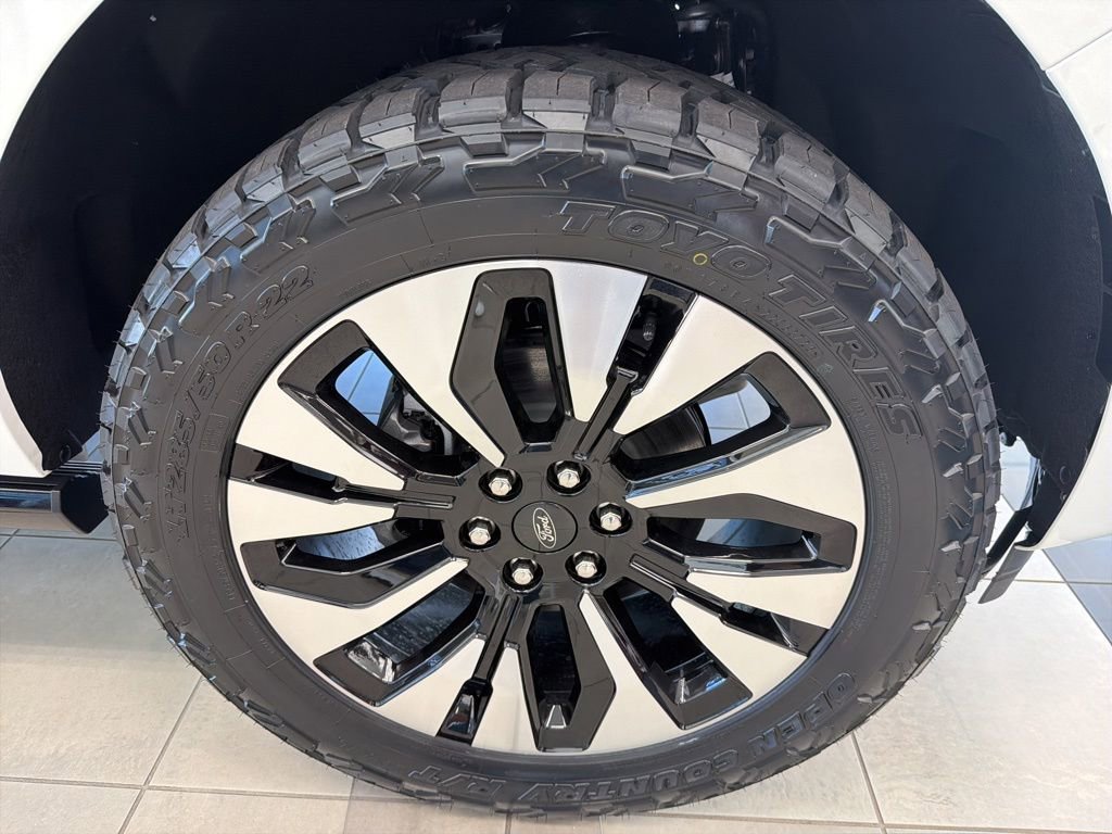 New 2025 Ford Expedition Platinum w/ Driver's Package image 3