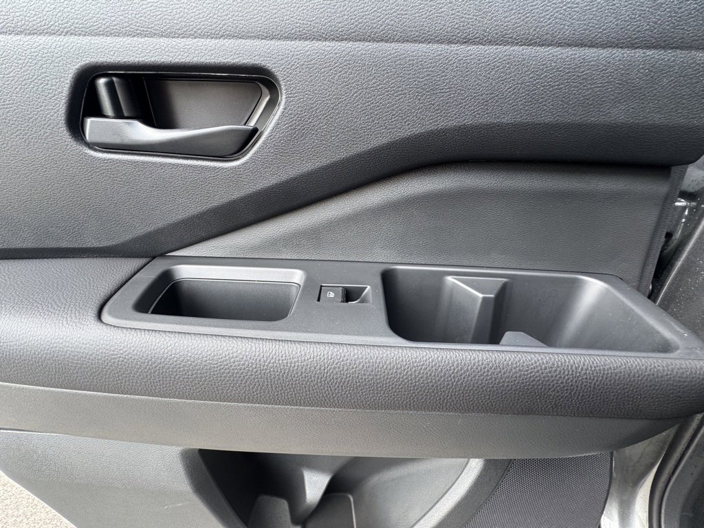 Certified 2025 Nissan Pathfinder SV w/ Black Appearance Package image 21