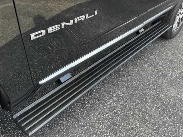 New 2026 GMC Yukon Denali w/ Denali Reserve Package AWD/4WD image 18