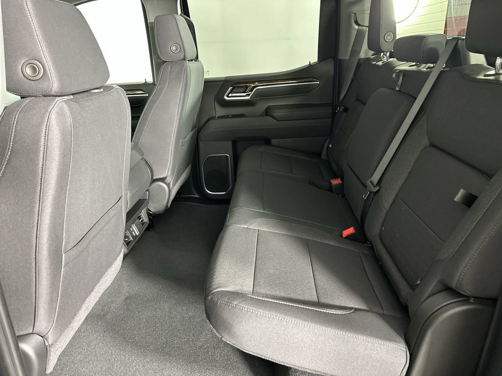 New 2026 GMC Sierra 1500 Elevation w/ LPO, Elevation Black Package AWD/4WD image 25