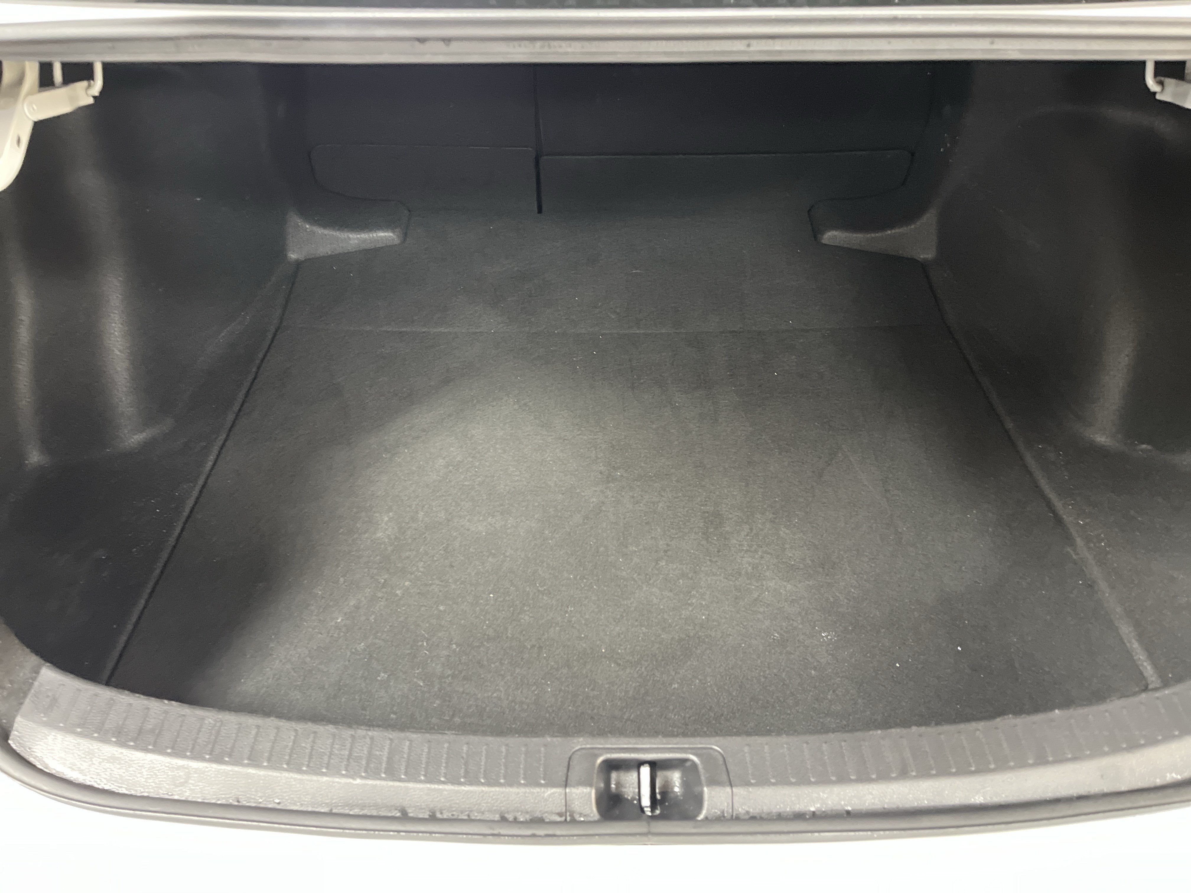 Used 2023 Toyota Corolla SE w/ SE Premium Package FWD image 32