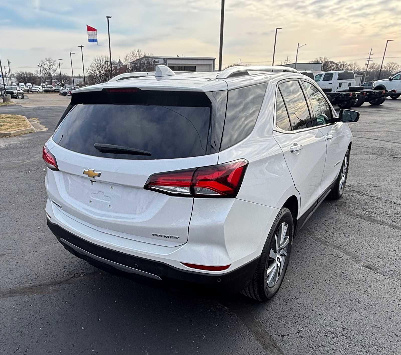 Used 2024 Chevrolet Equinox Premier image 7