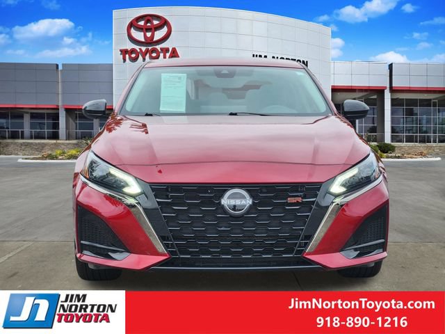 Used 2024 Nissan Altima 2.5 SR w/ SR Premium Package FWD image 2