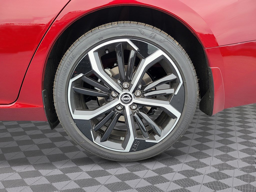 Certified 2025 Nissan Altima 2.5 SR w/ SR Premium Package FWD image 29