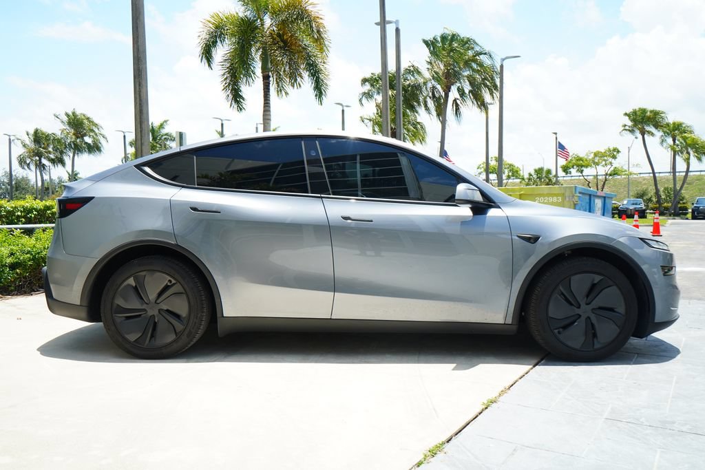 Used 2026 Tesla Model Y AWD image 13