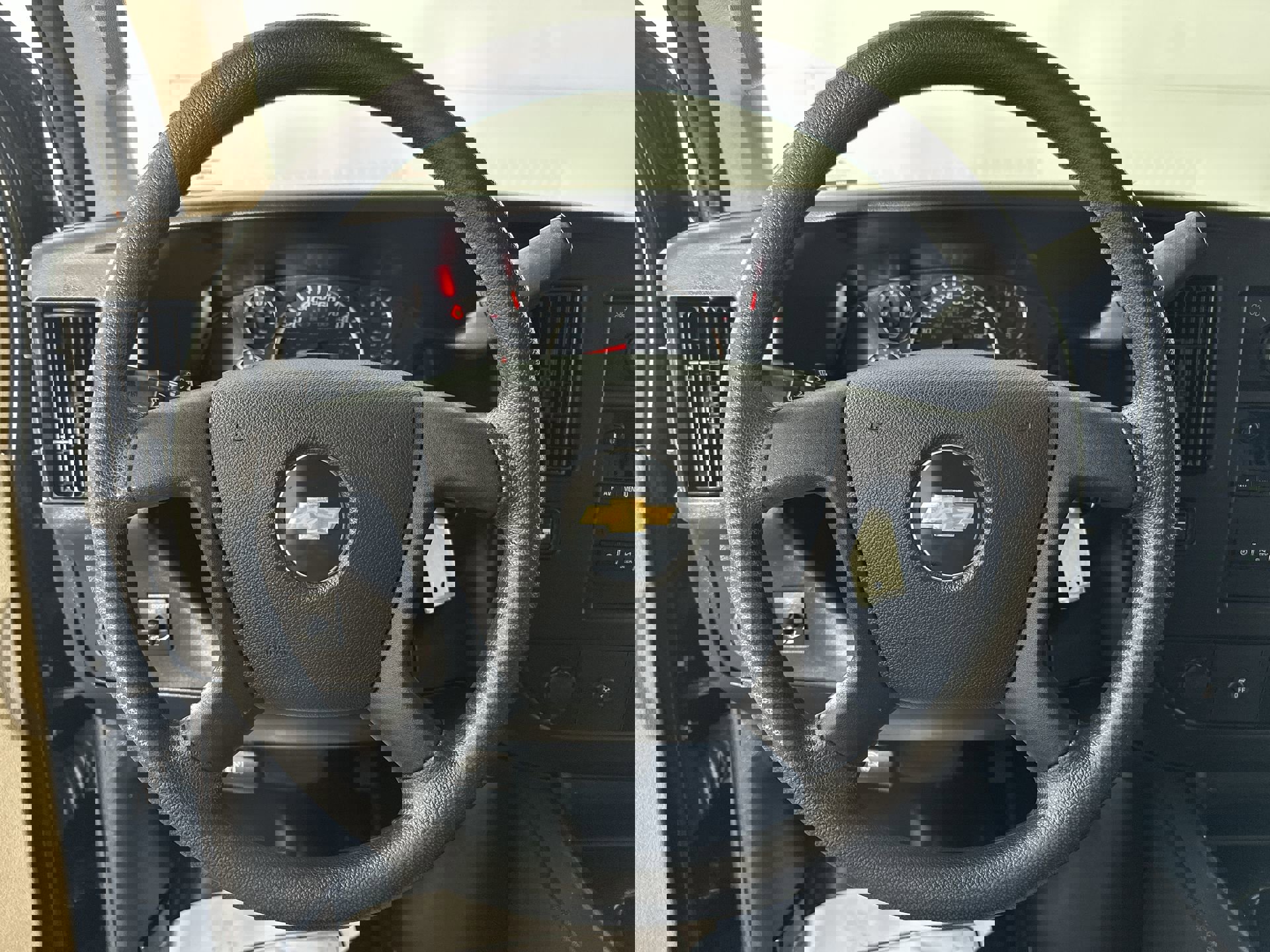 Used 2020 Chevrolet Express 3500 image 18