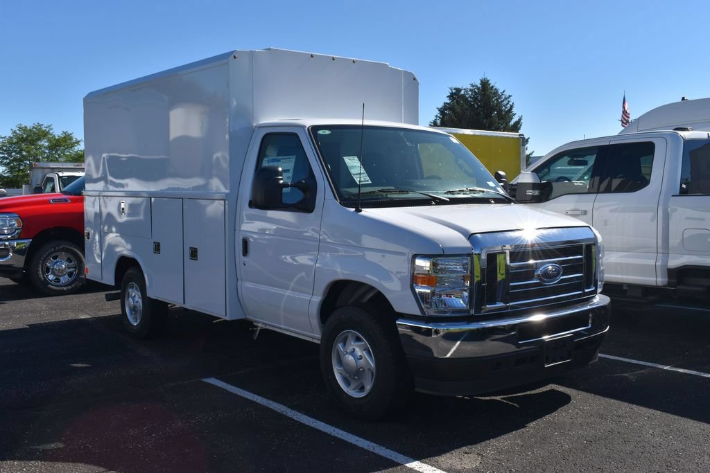 New 2025 Ford E-350 and Econoline 350 Super Duty w/ Power Equipment Group RWD image 2