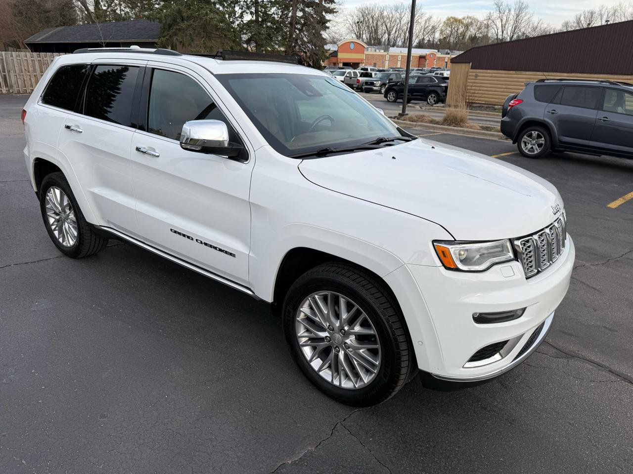 Used 2018 Jeep Grand Cherokee Summit AWD/4WD image 4