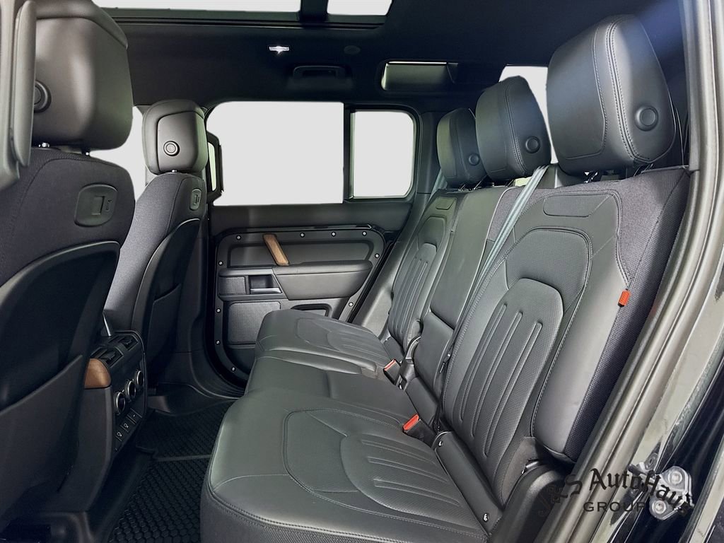 Used 2022 Land Rover Defender 110 X image 28