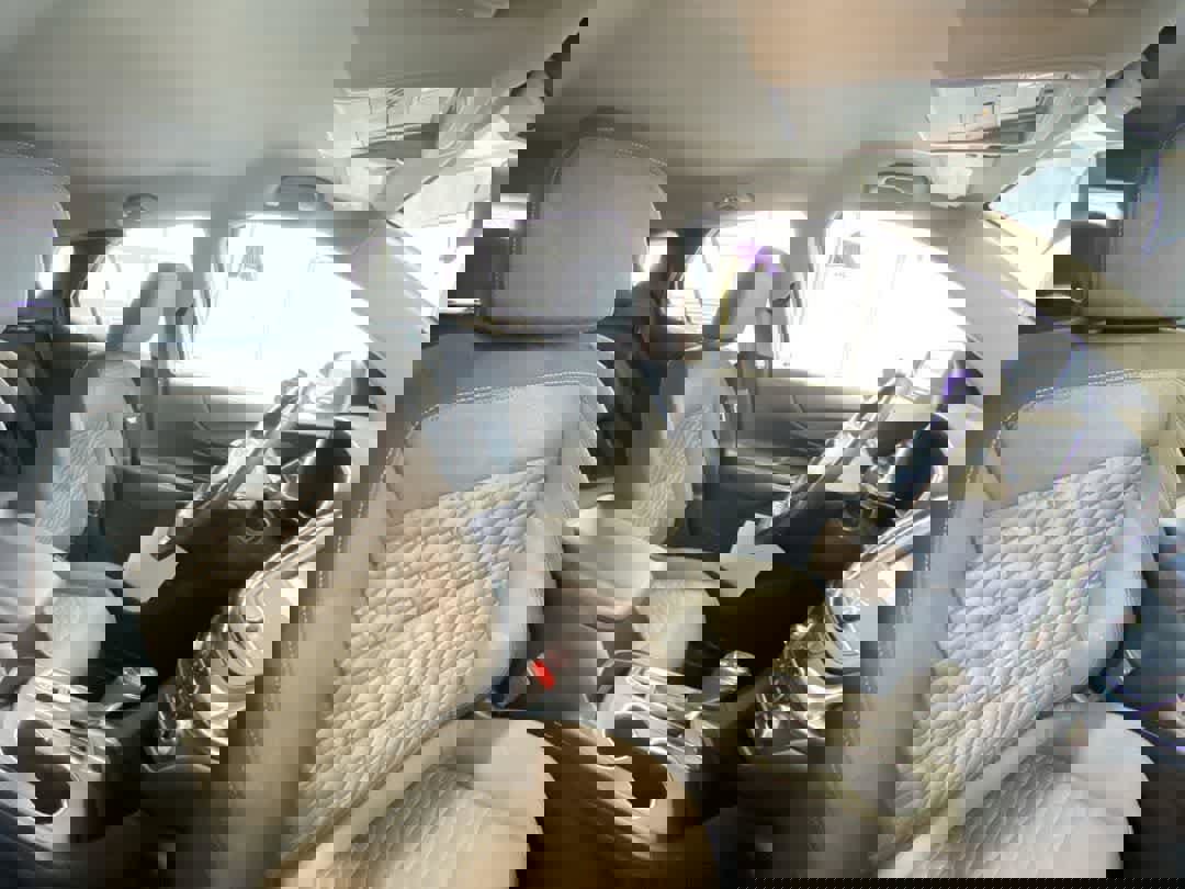 Used 2020 Chevrolet Equinox LT w/ Driver Convenience Package image 26