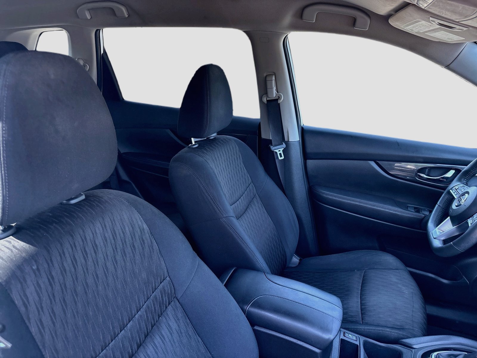 Used 2017 Nissan Rogue SV w/ SV Premium Package FWD image 28