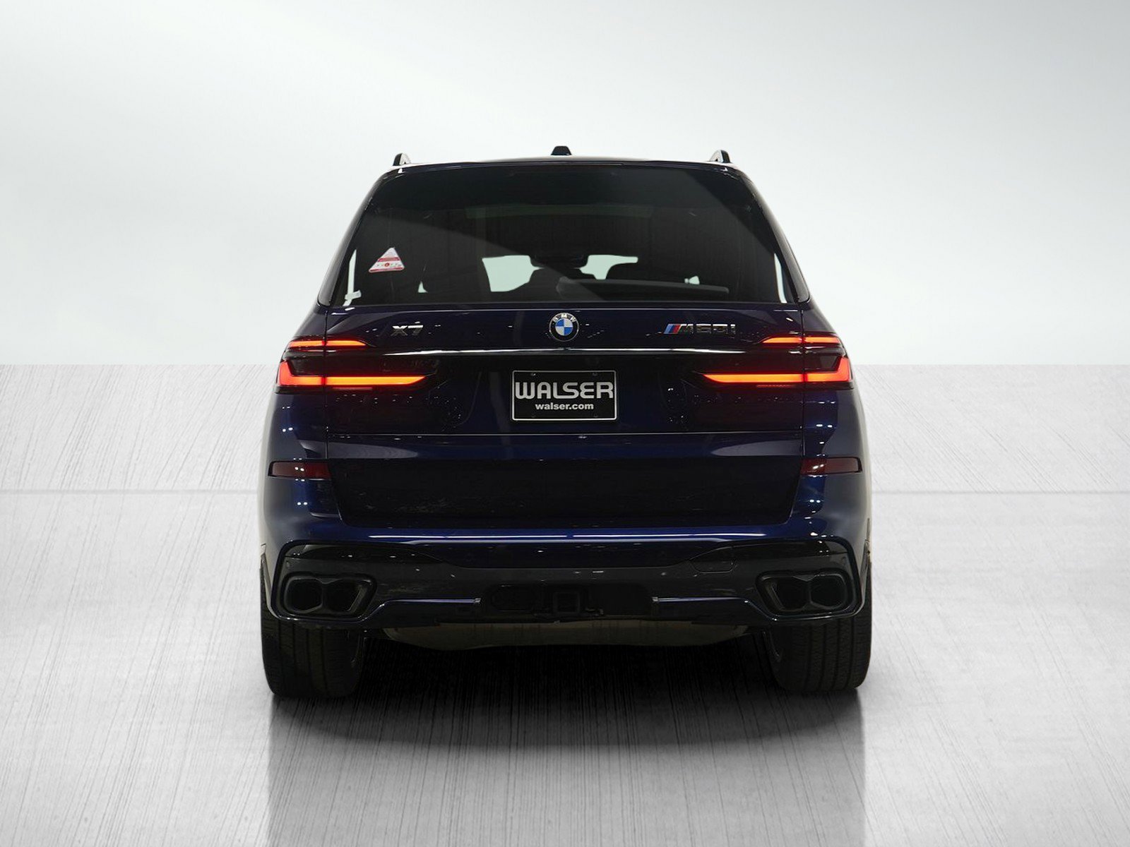 Used 2024 BMW X7 M60i w/ Climate Comfort Package image 4