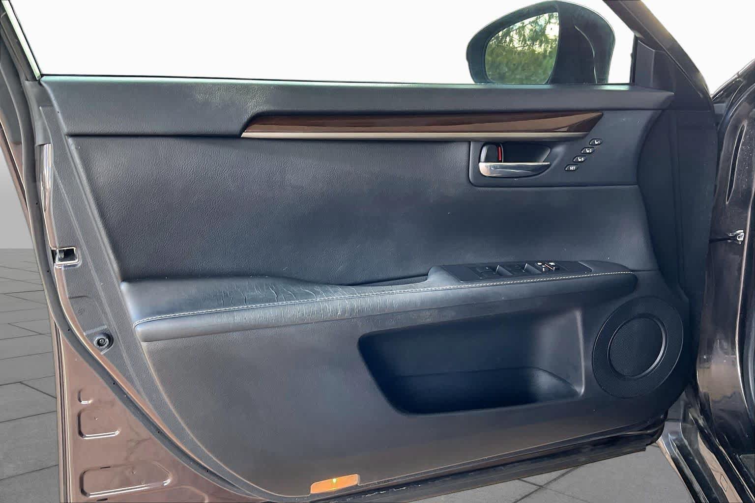 Used 2014 Lexus ES 350 w/ Luxury Package FWD image 19