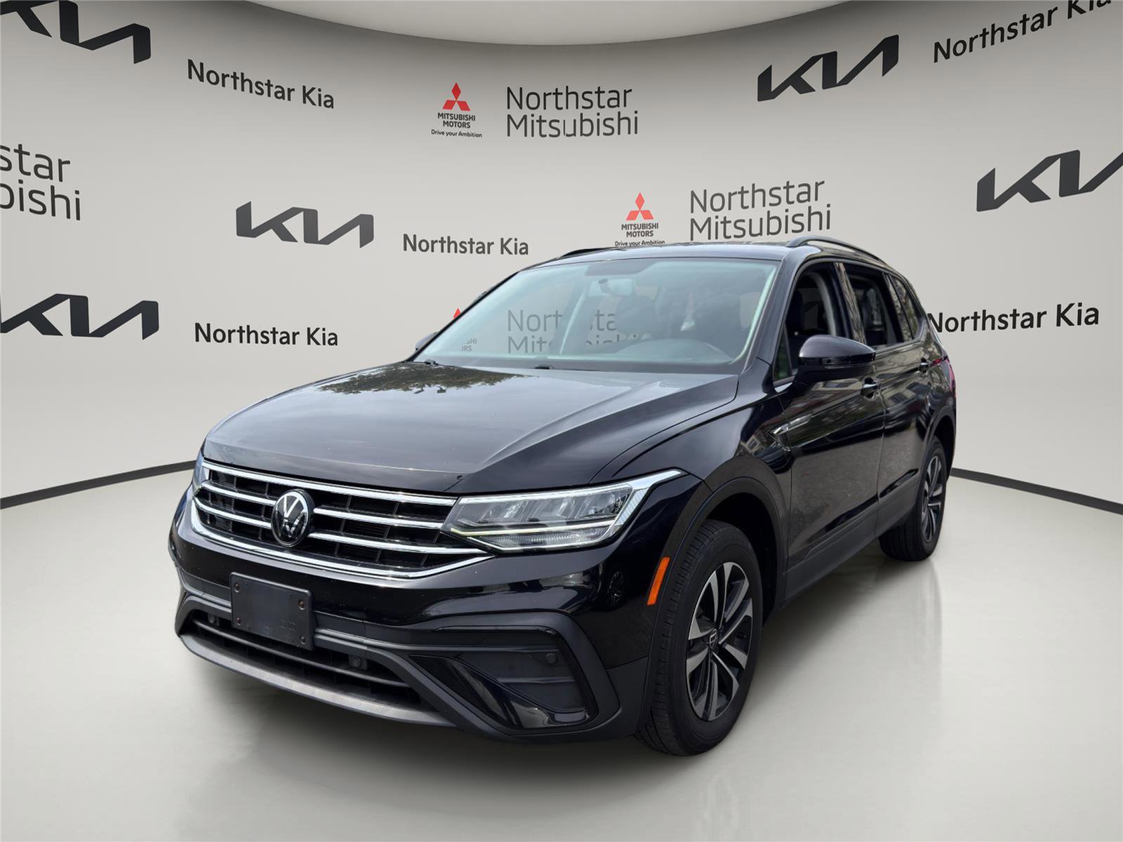 Used 2022 Volkswagen Tiguan S image 1