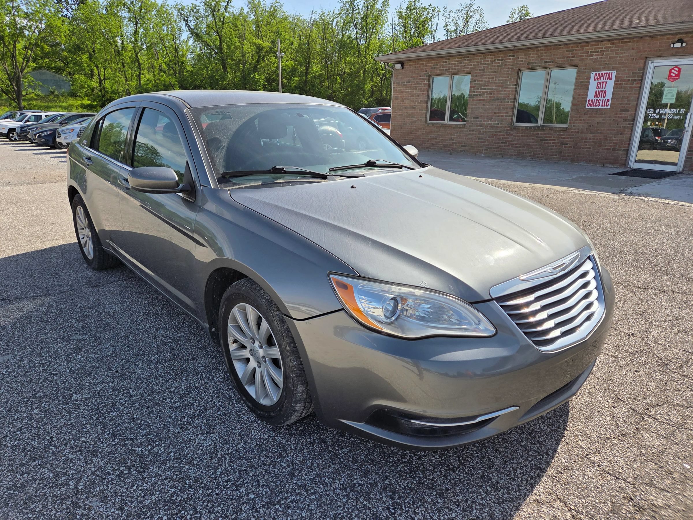 Used 2011 Chrysler 200 Touring FWD image 3