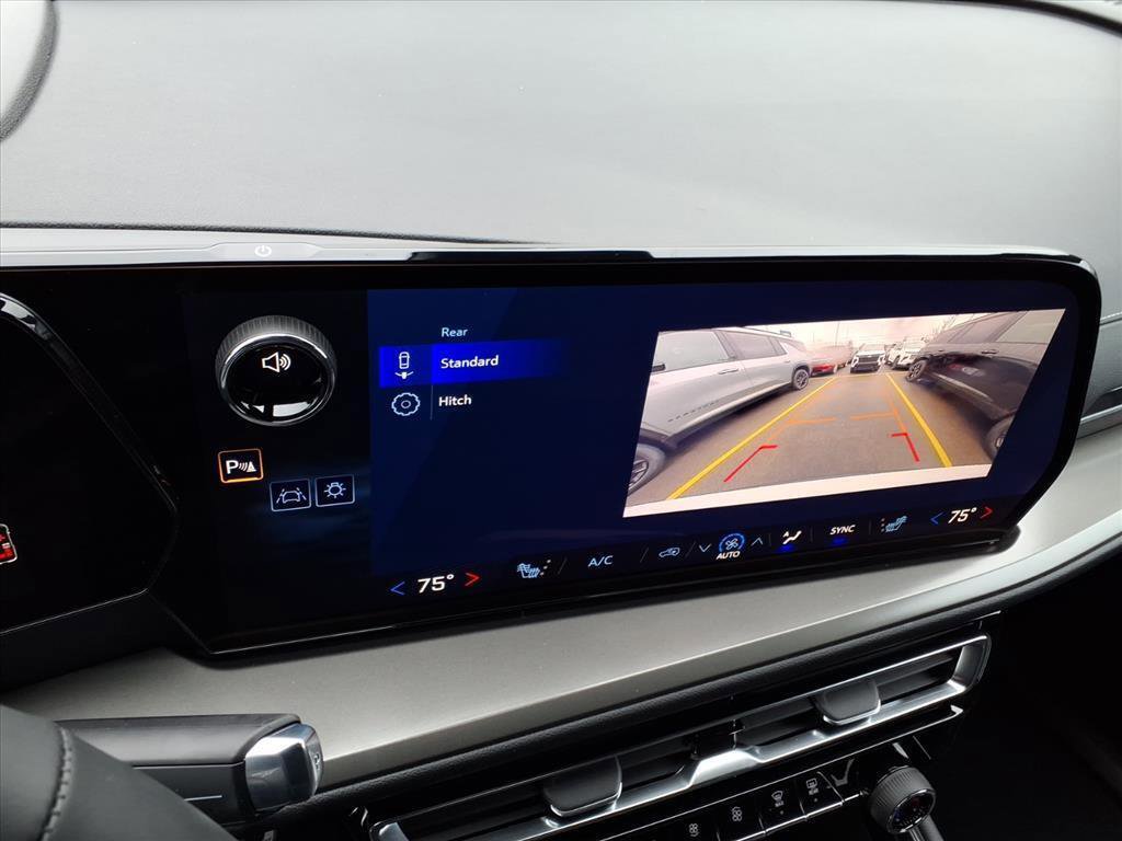 New 2026 Chevrolet Traverse LT image 9