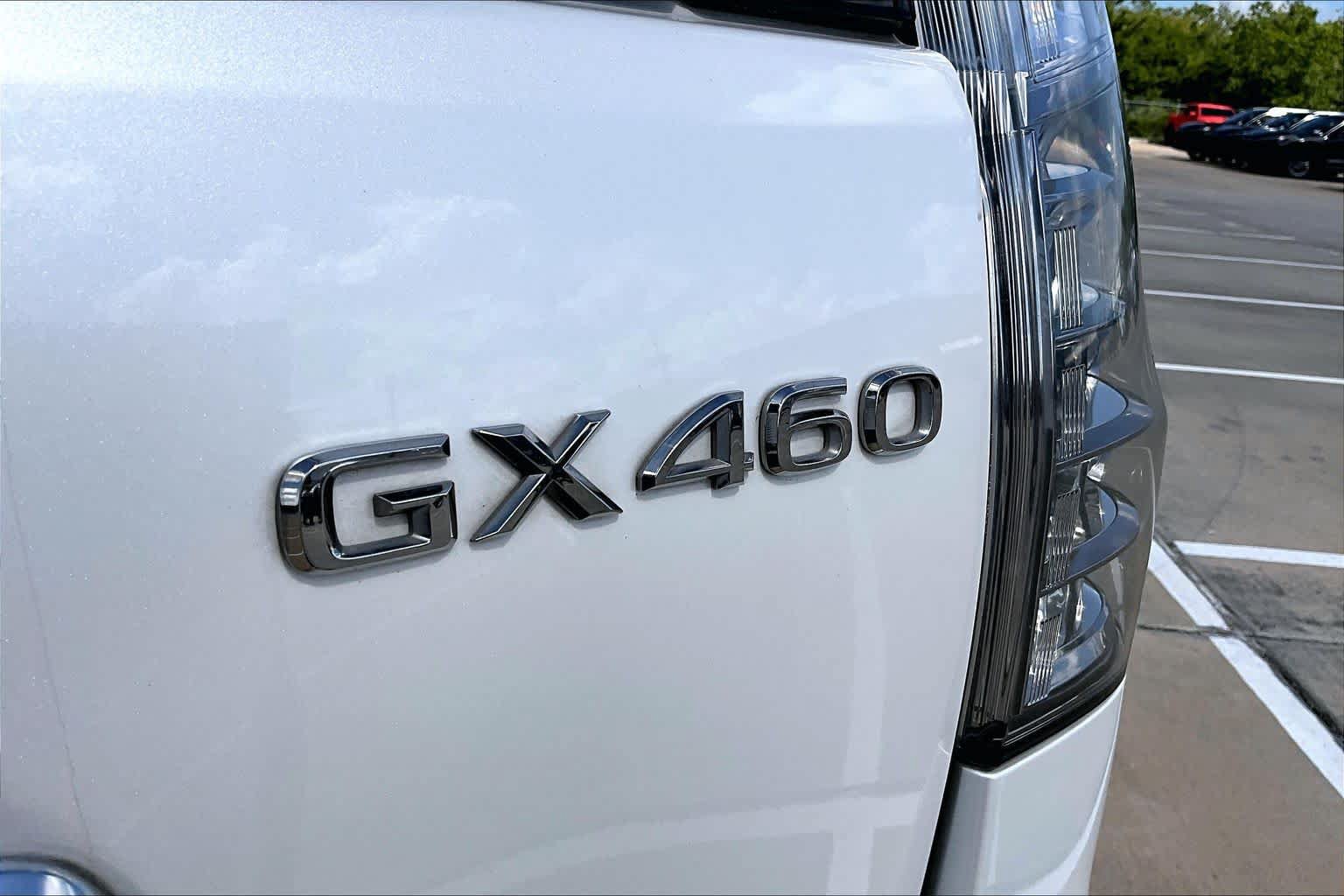 Used 2023 Lexus GX 460 Luxury w/ Accessory Package AWD/4WD image 10