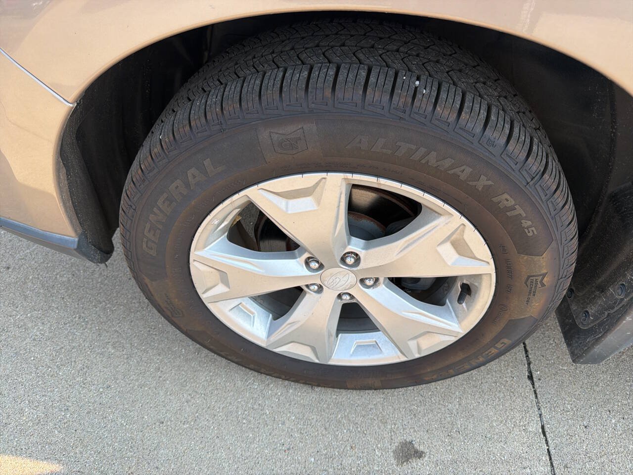 Used 2014 Subaru Forester 2.5i Limited AWD/4WD image 8