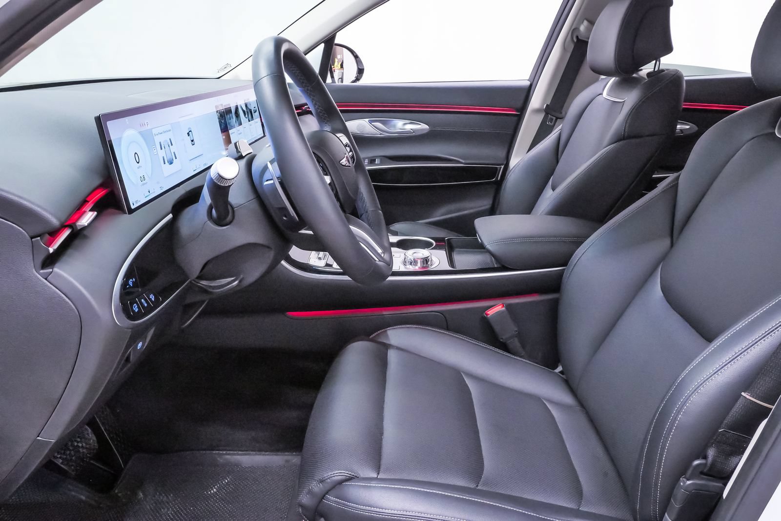 Certified 2026 Genesis GV70 2.5T AWD/4WD image 9