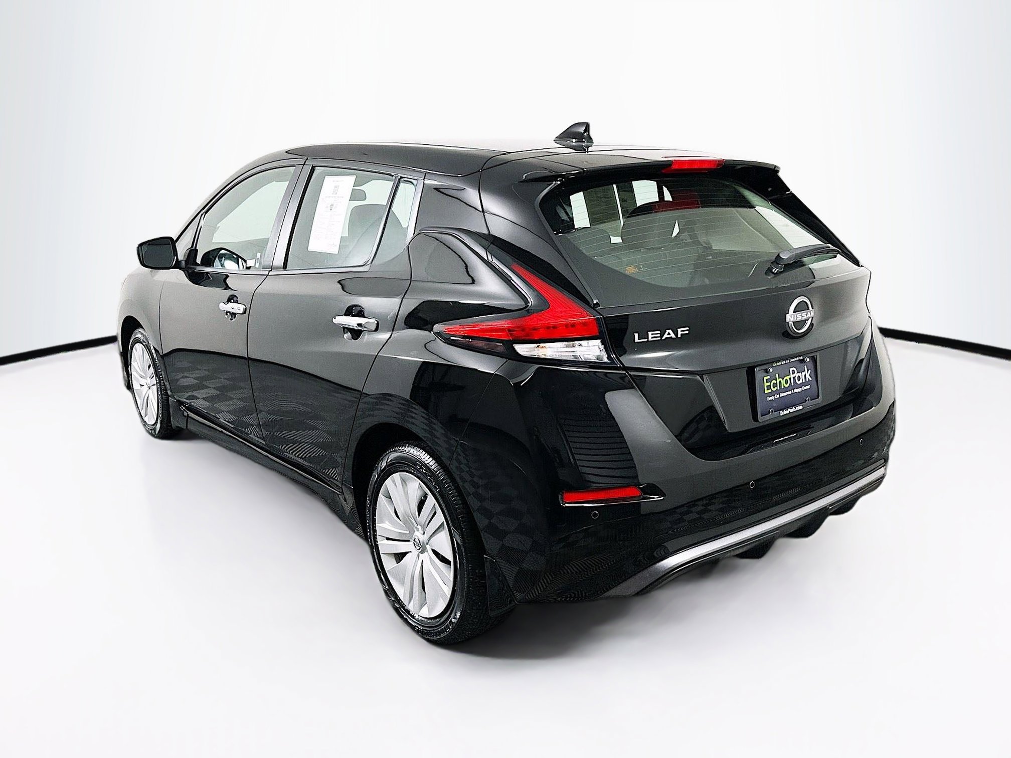 Used 2025 Nissan Leaf S image 5