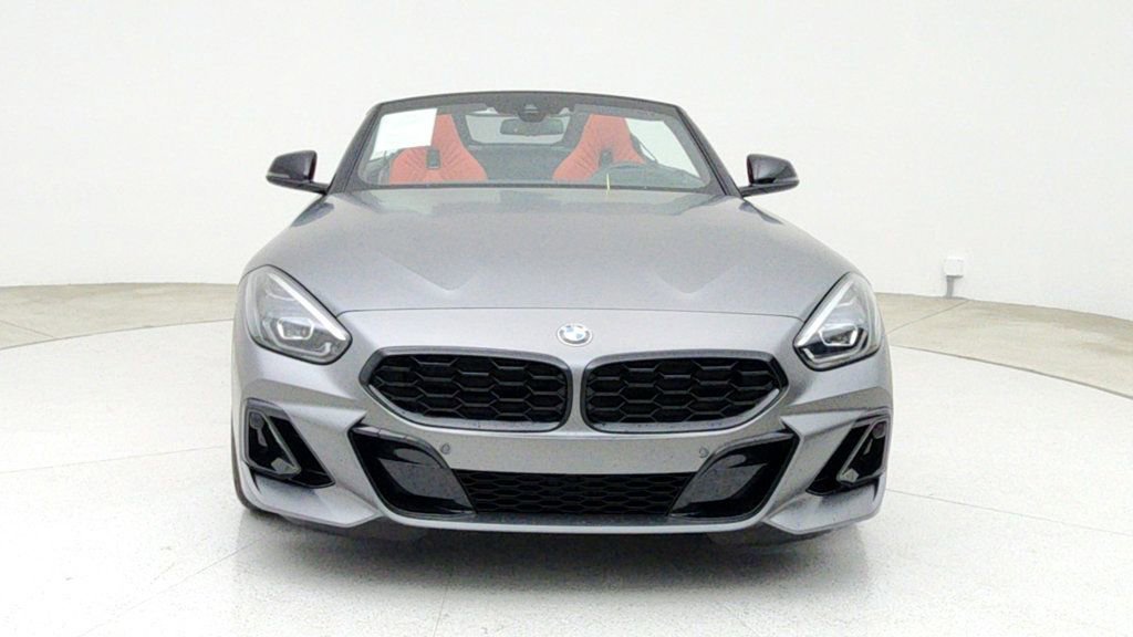 Used 2025 BMW Z4 M40i w/ Premium Package image 2