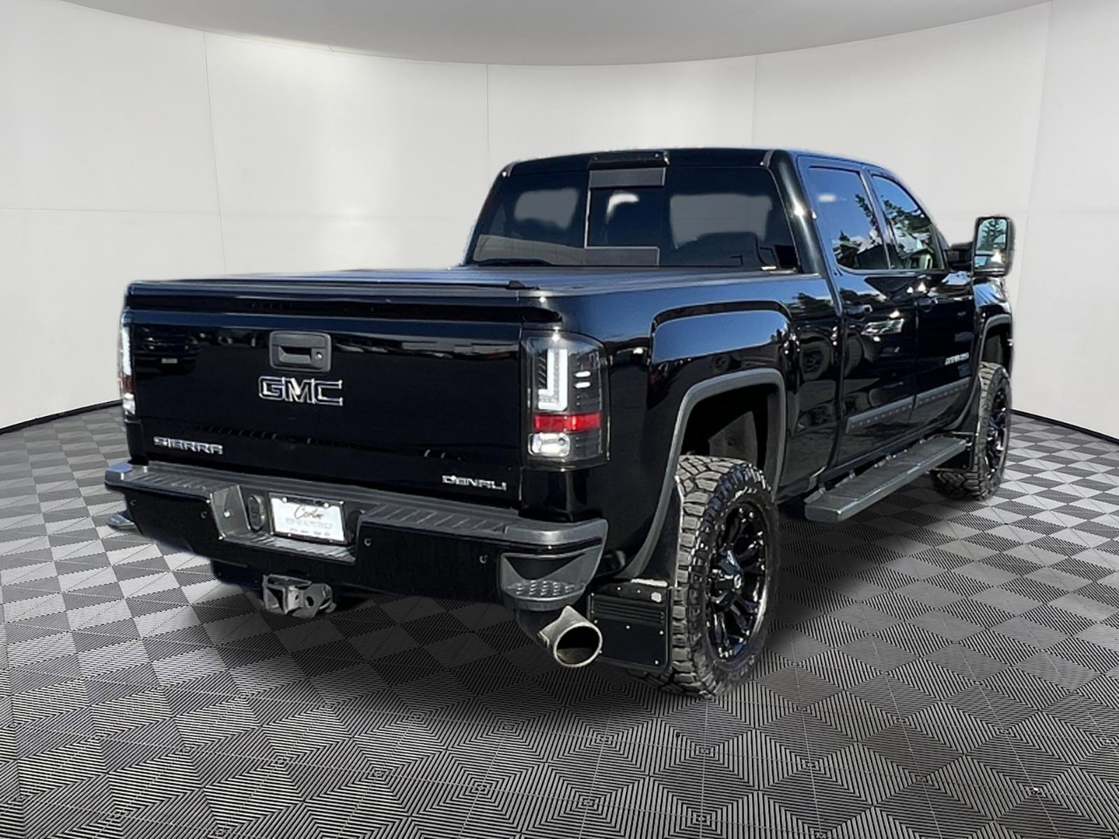 Used 2018 GMC Sierra 3500 Denali image 6