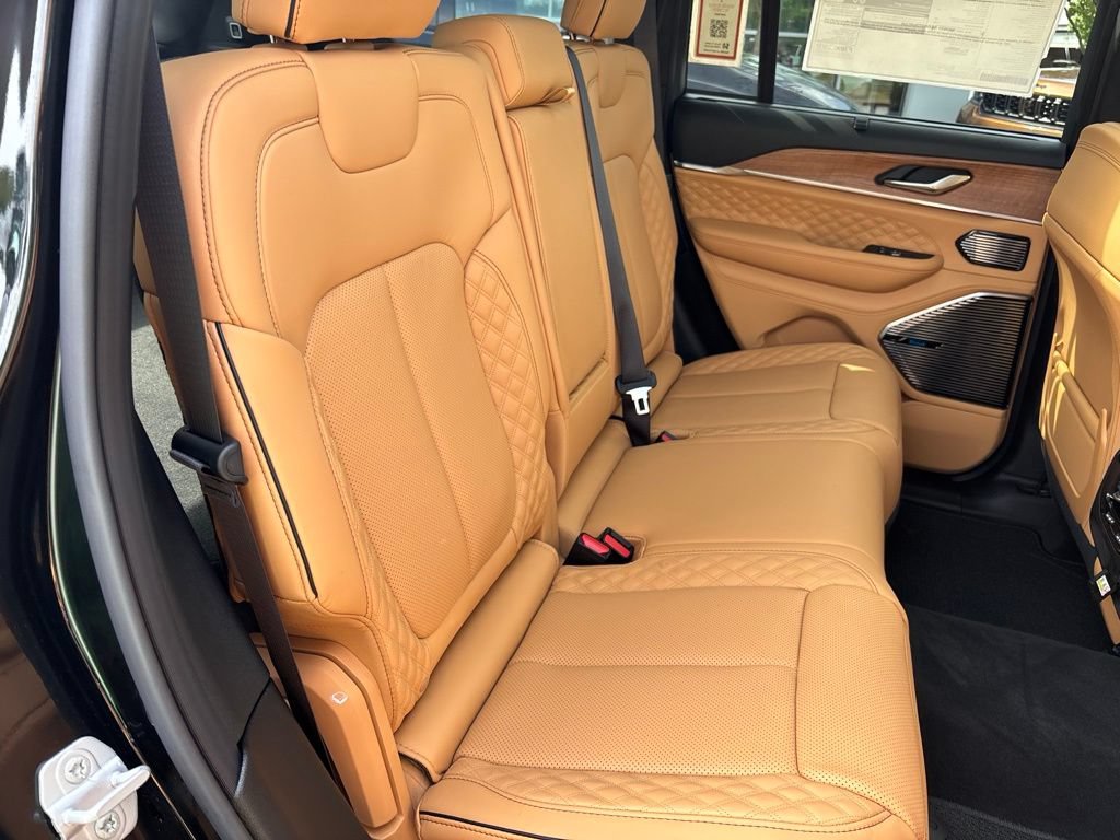 New 2027 Jeep Grand Cherokee Summit AWD/4WD image 23