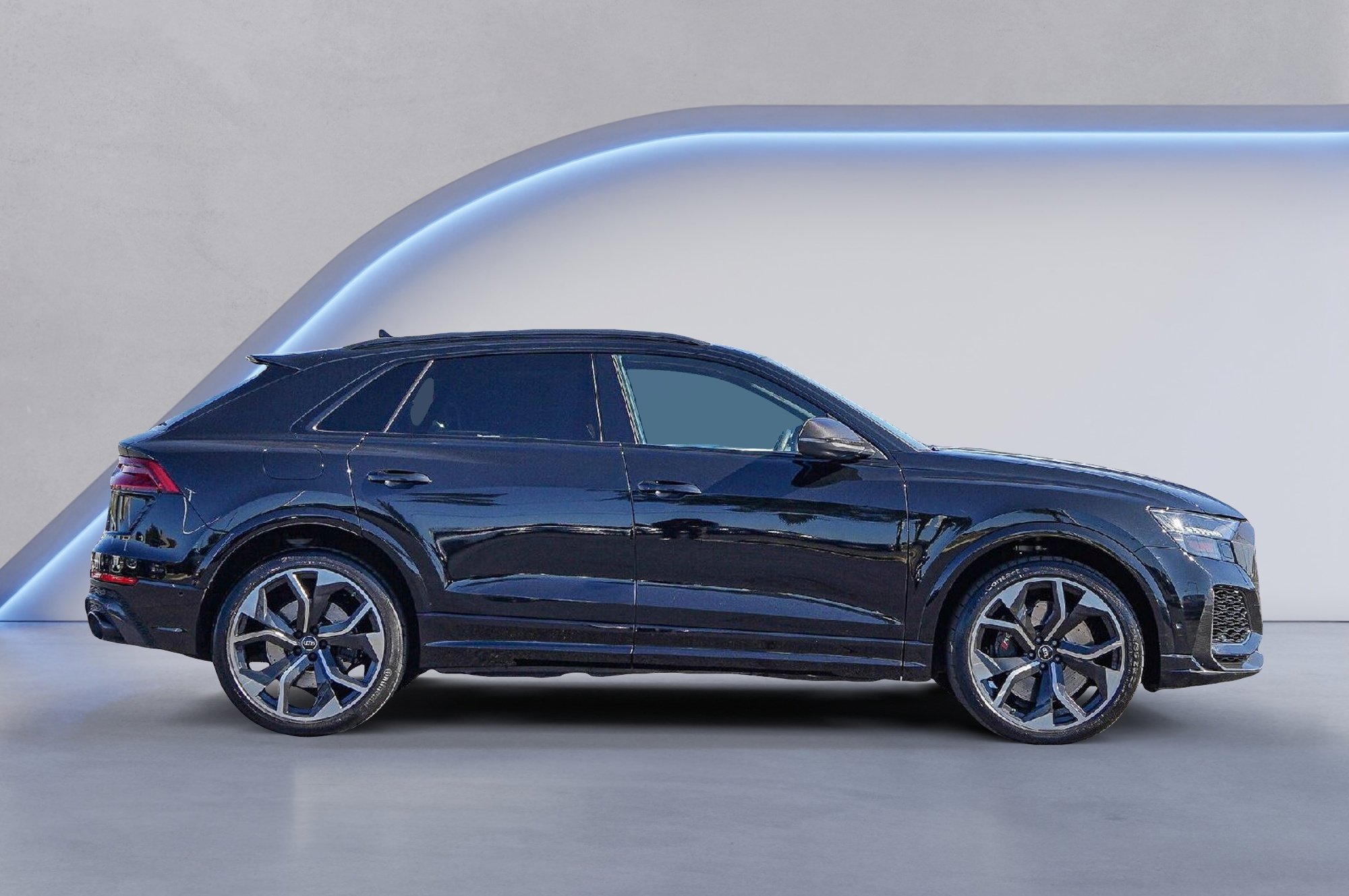 Certified 2023 Audi RS Q8 w/ Black Optic Package image 3