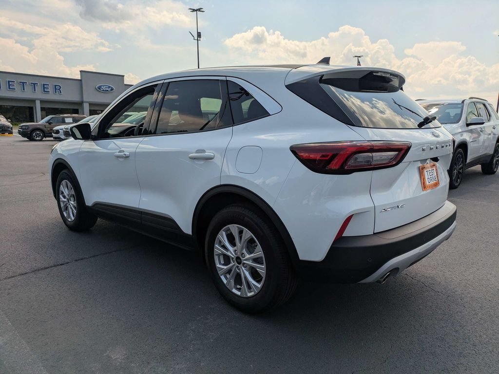 Used 2024 Ford Escape Active w/ Tech Pack #2 FWD image 6