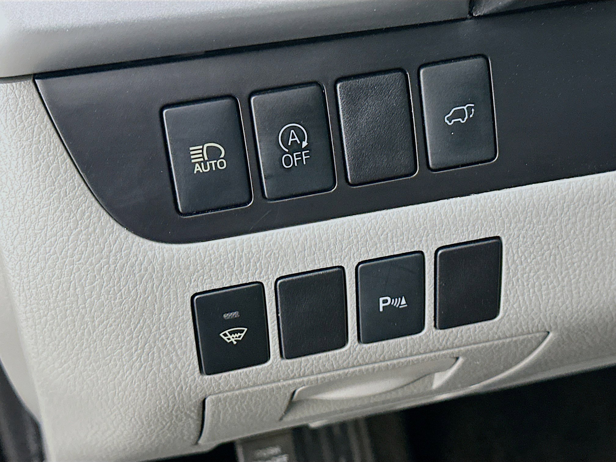 Used 2019 Toyota Highlander Limited FWD image 17