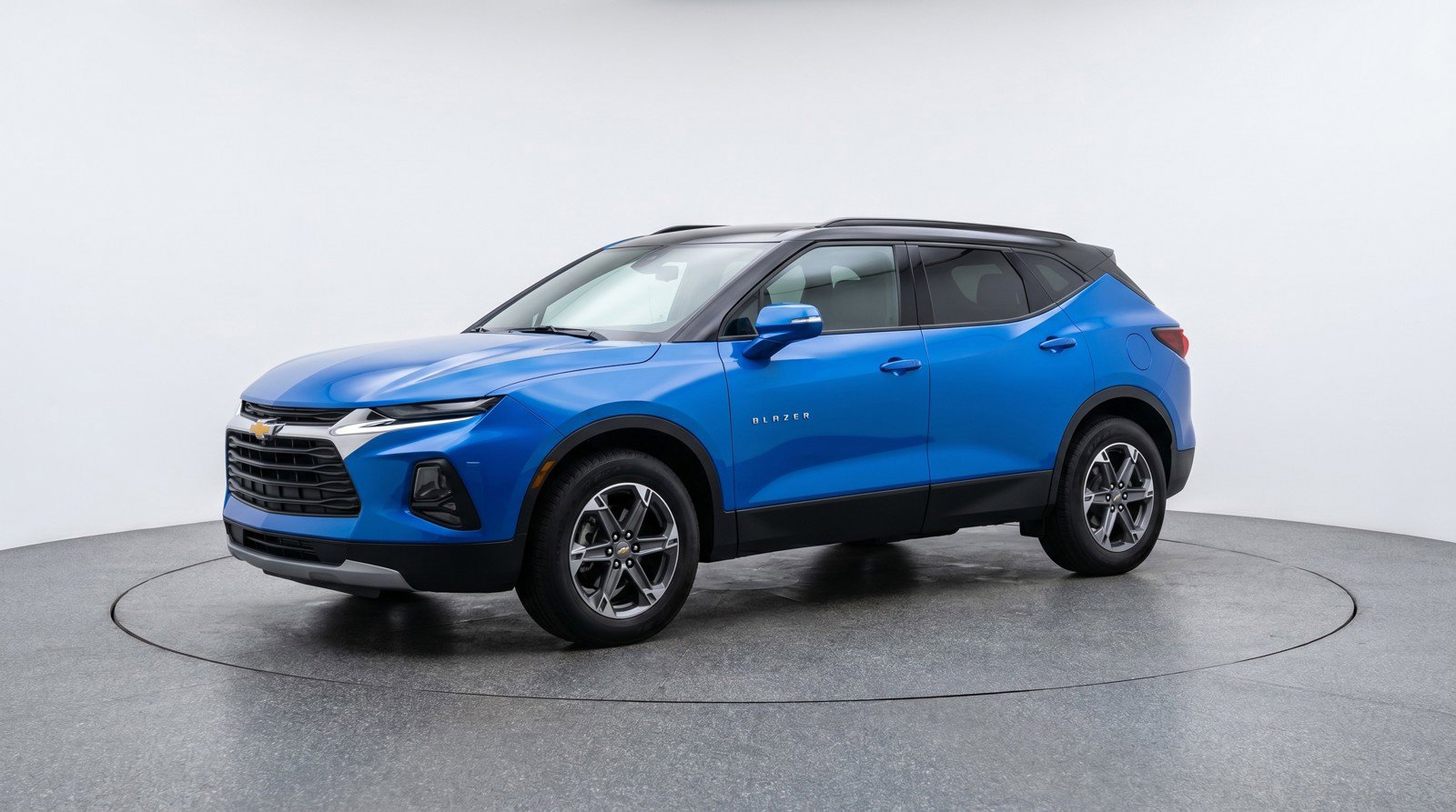 Used 2025 Chevrolet Blazer LT FWD image 3